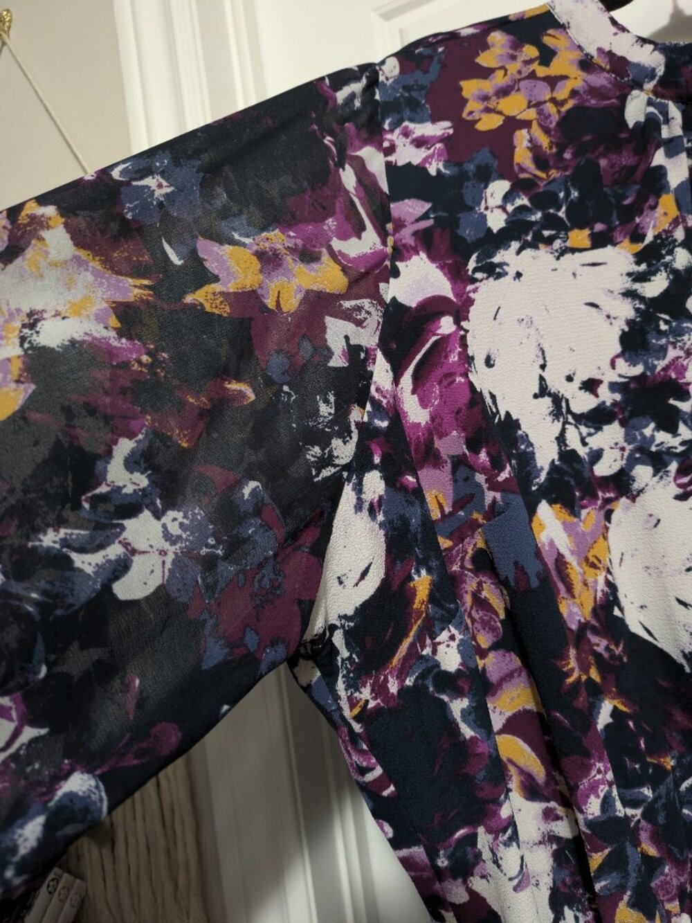 Lane Bryant Curves Long Sleeved Blouse Plus Blue/Purple/White/Yellow (US 26) - Picture 5 of 9